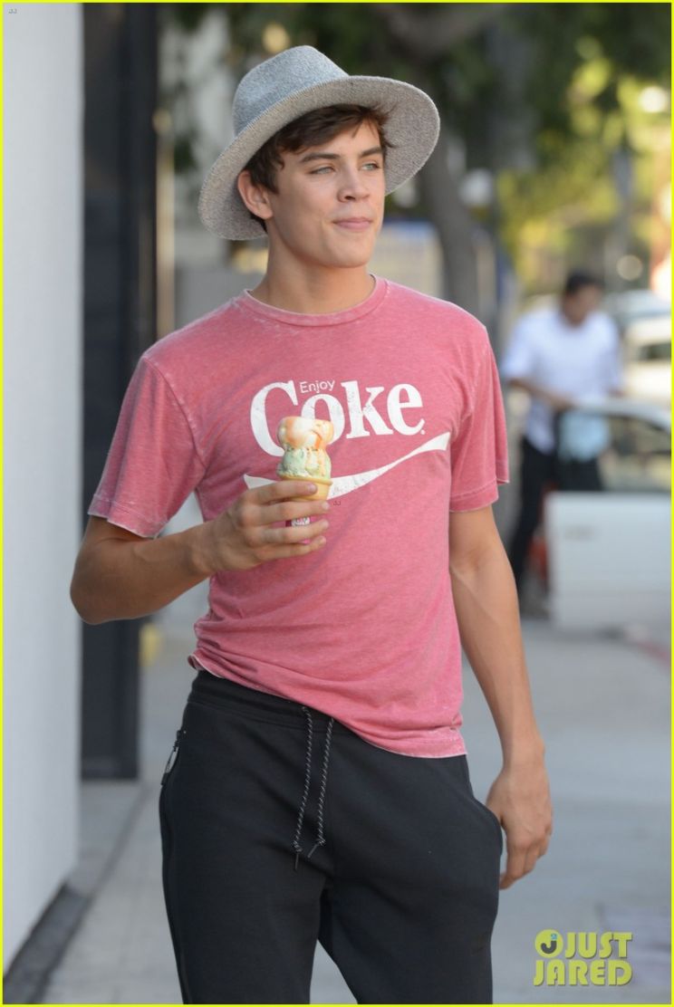 Hayes Grier