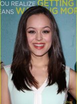 Hayley Orrantia #39595 picture (Portrait Medium)