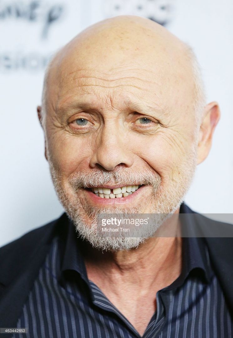 Hector Elizondo