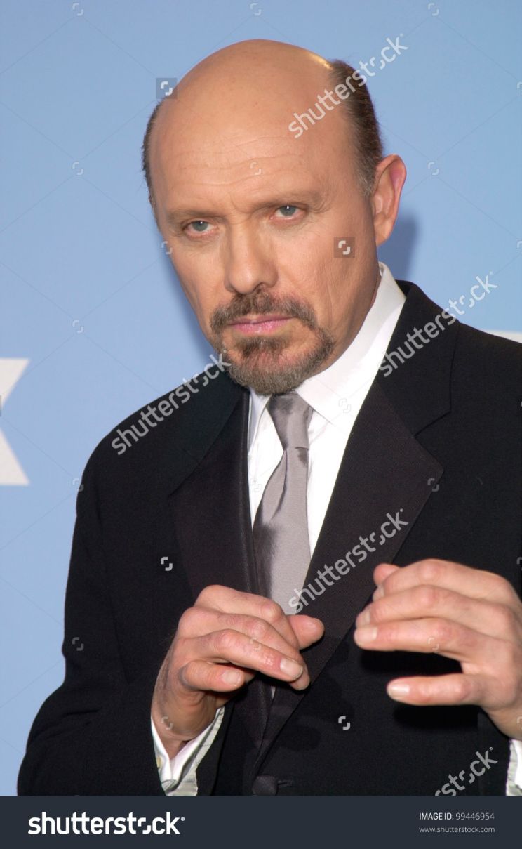 Hector Elizondo