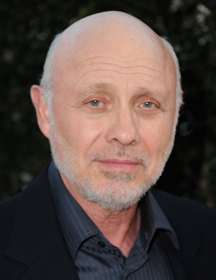 Hector Elizondo