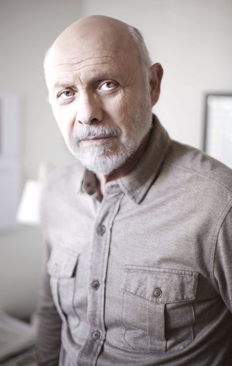 Hector Elizondo