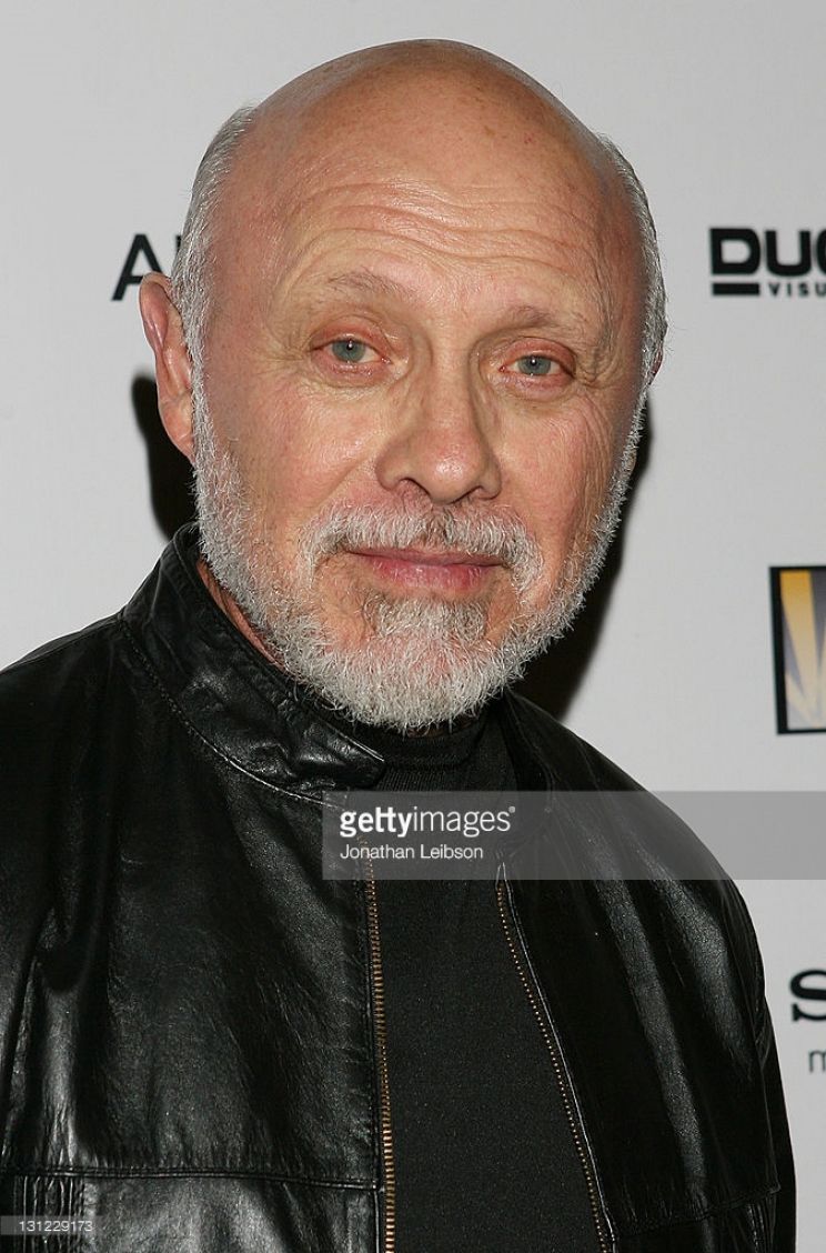 Hector Elizondo