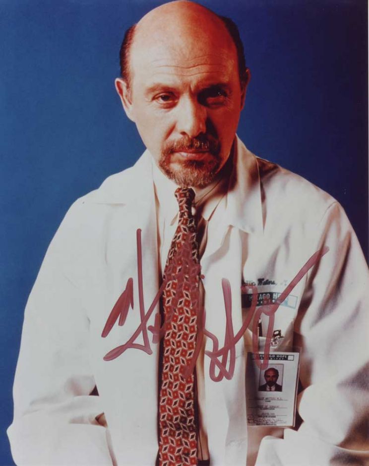 Hector Elizondo