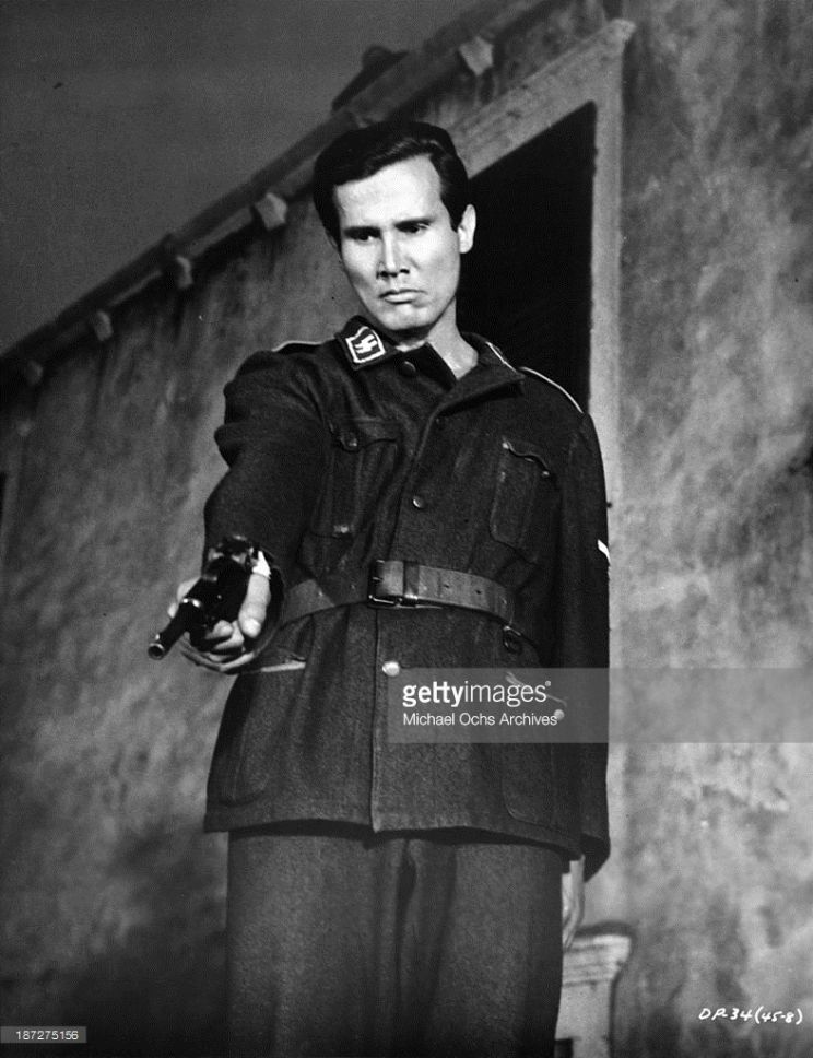 Henry Silva