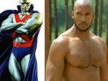 Henry Simmons