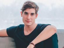 Henry Zaga