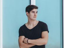 Henry Zaga