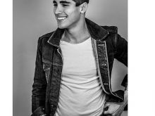 Henry Zaga