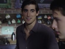 Henry Zaga