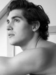 Henry Zaga