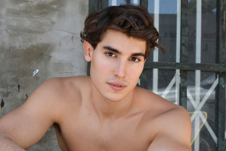 Henry Zaga