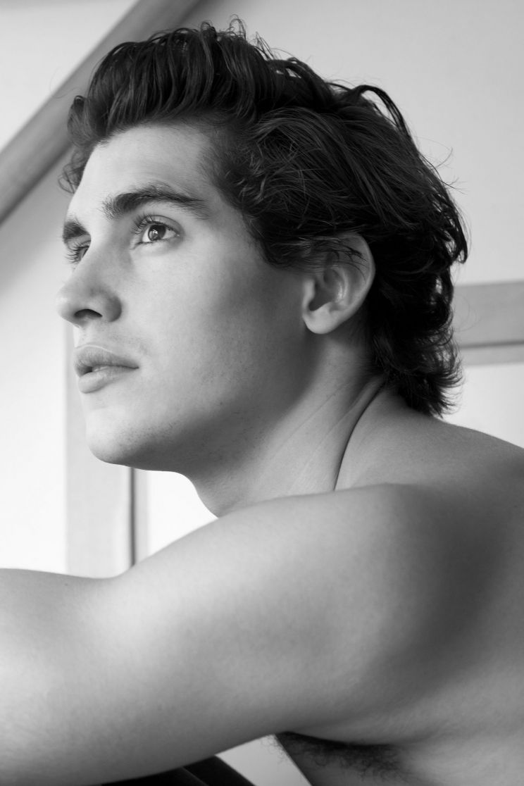 Henry Zaga