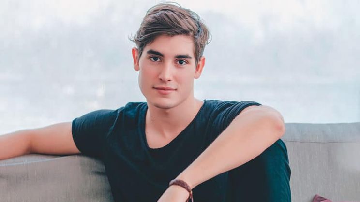 Henry Zaga