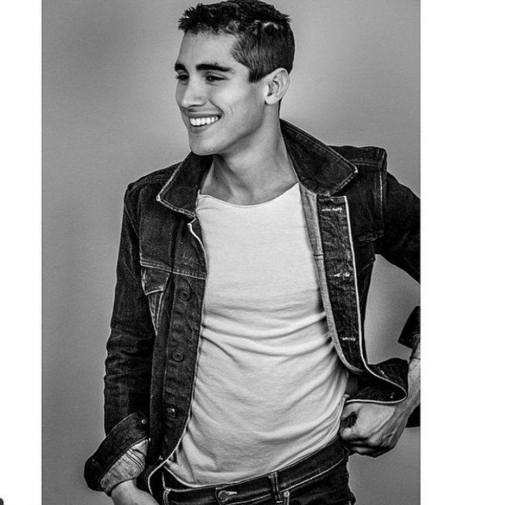 Henry Zaga