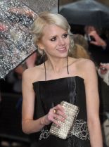 Hetti Bywater #1306000 picture (Portrait Medium)
