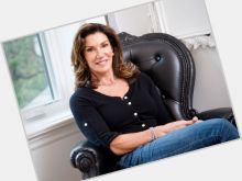 Hilary Farr