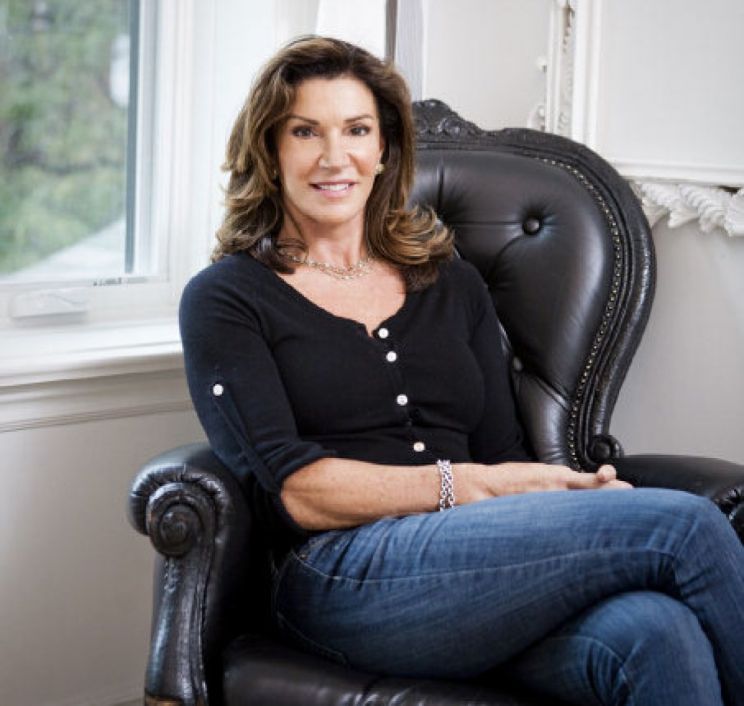 Hilary Farr