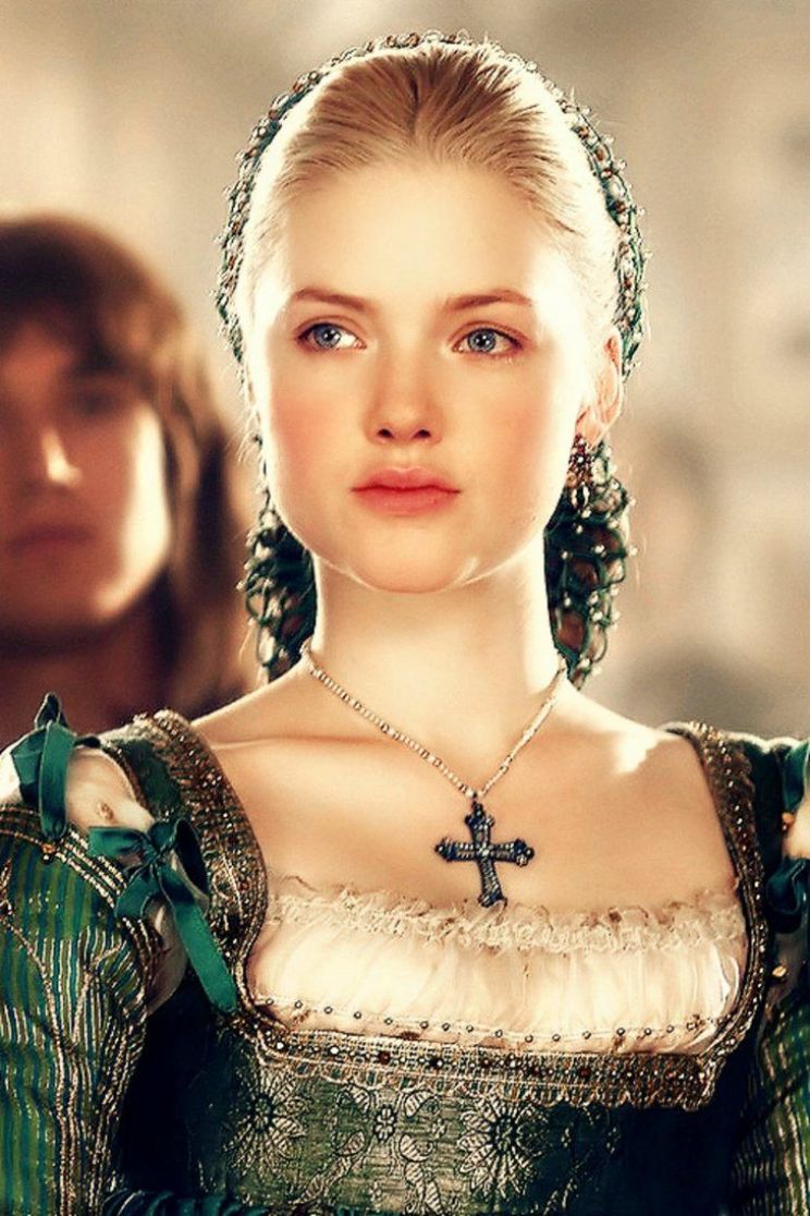 Holliday Grainger