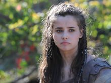 Holly Earl