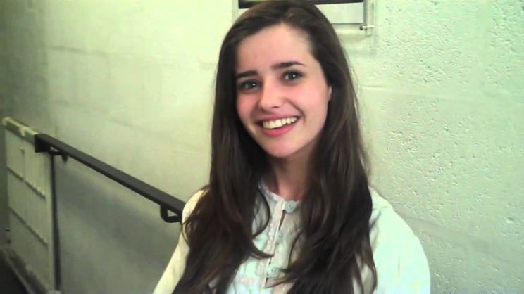 Holly Earl