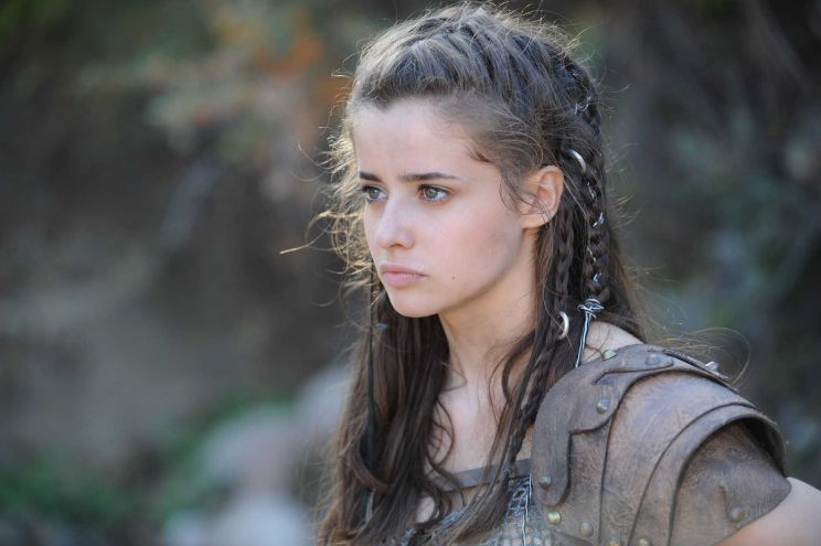 Holly Earl