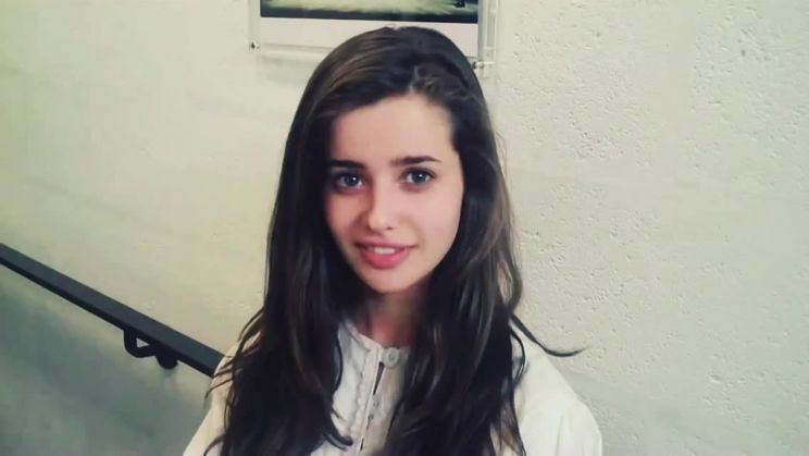 Holly Earl