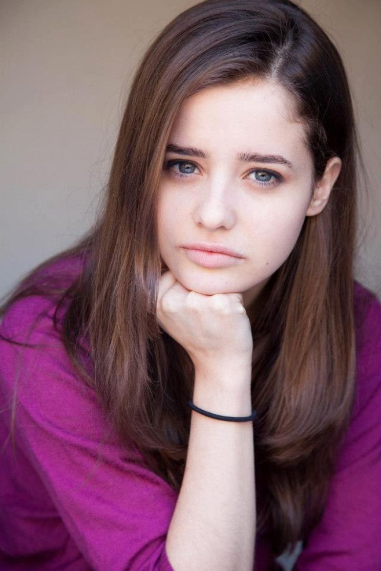 Holly Earl