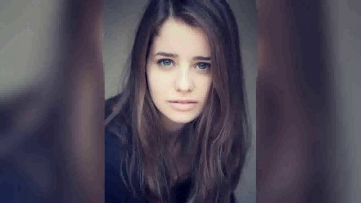 Holly Earl