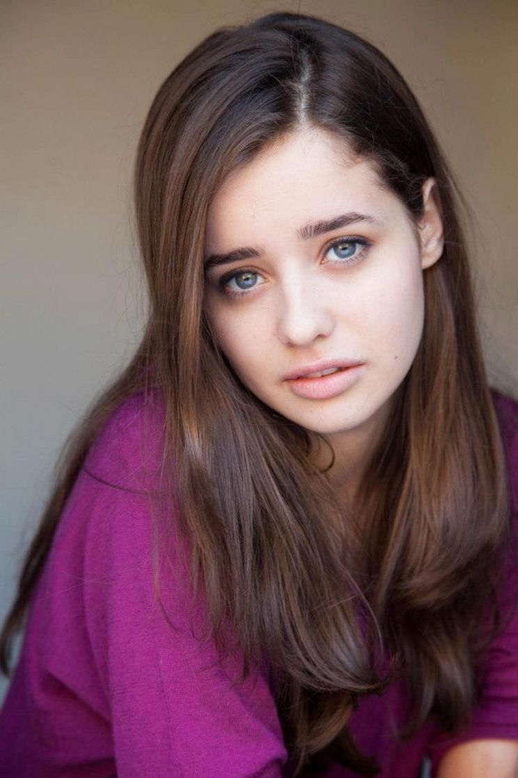 Holly Earl