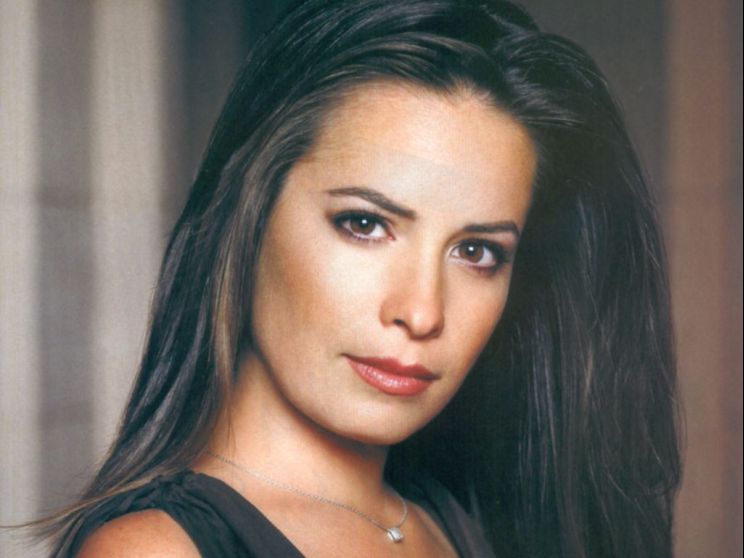 Holly Marie Combs