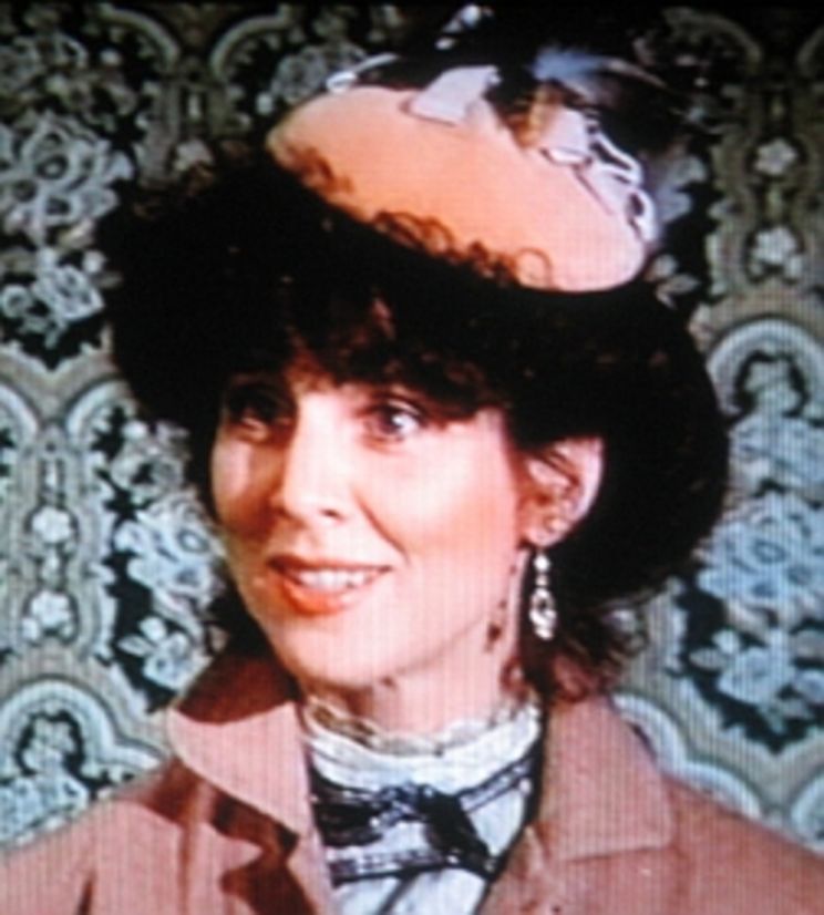 Holly Palance