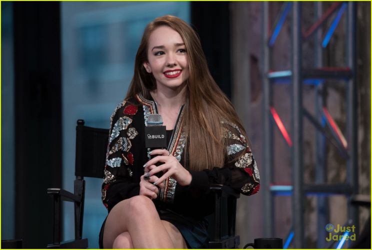Holly Taylor