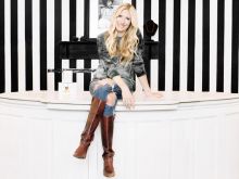 Holly Williams