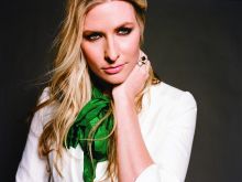 Holly Williams