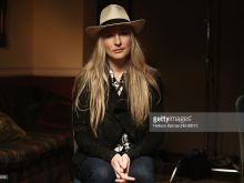 Holly Williams