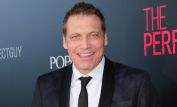 Holt McCallany