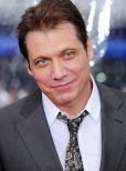 Holt McCallany