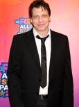 Holt McCallany