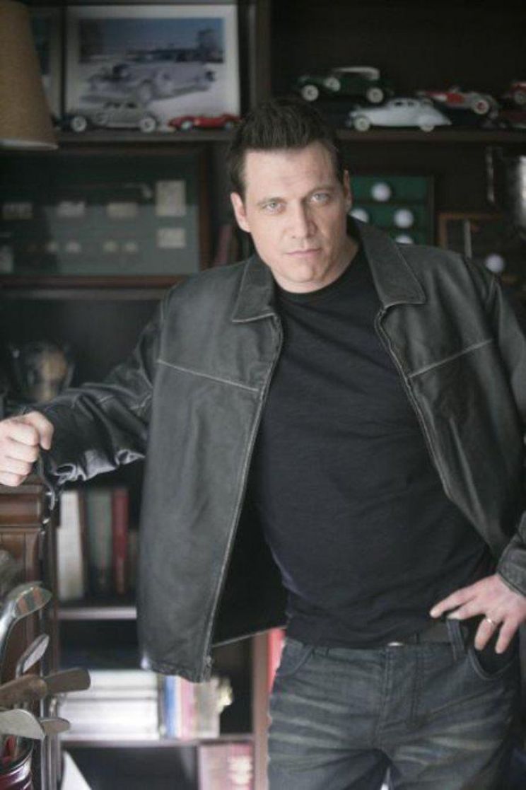 Holt McCallany