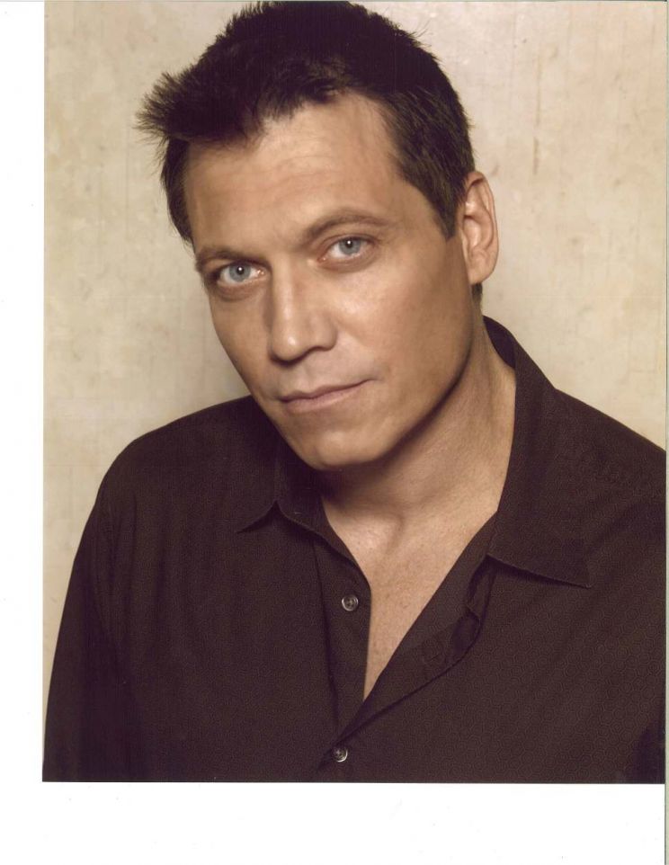 Holt McCallany