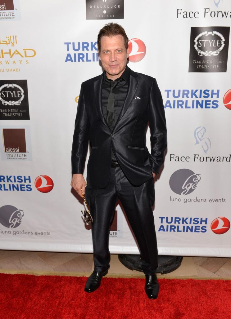 Holt McCallany