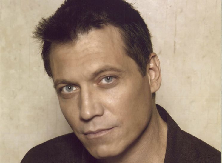 Holt McCallany