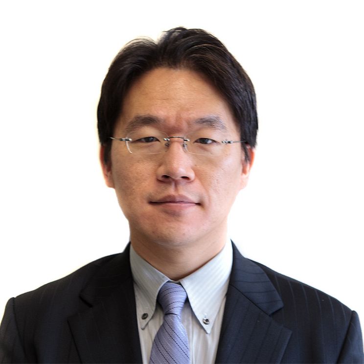 Hoon Lee