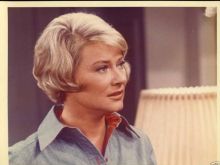 Hope Lange