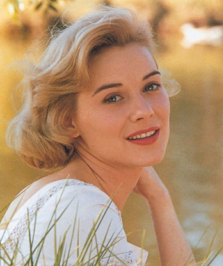 Hope Lange