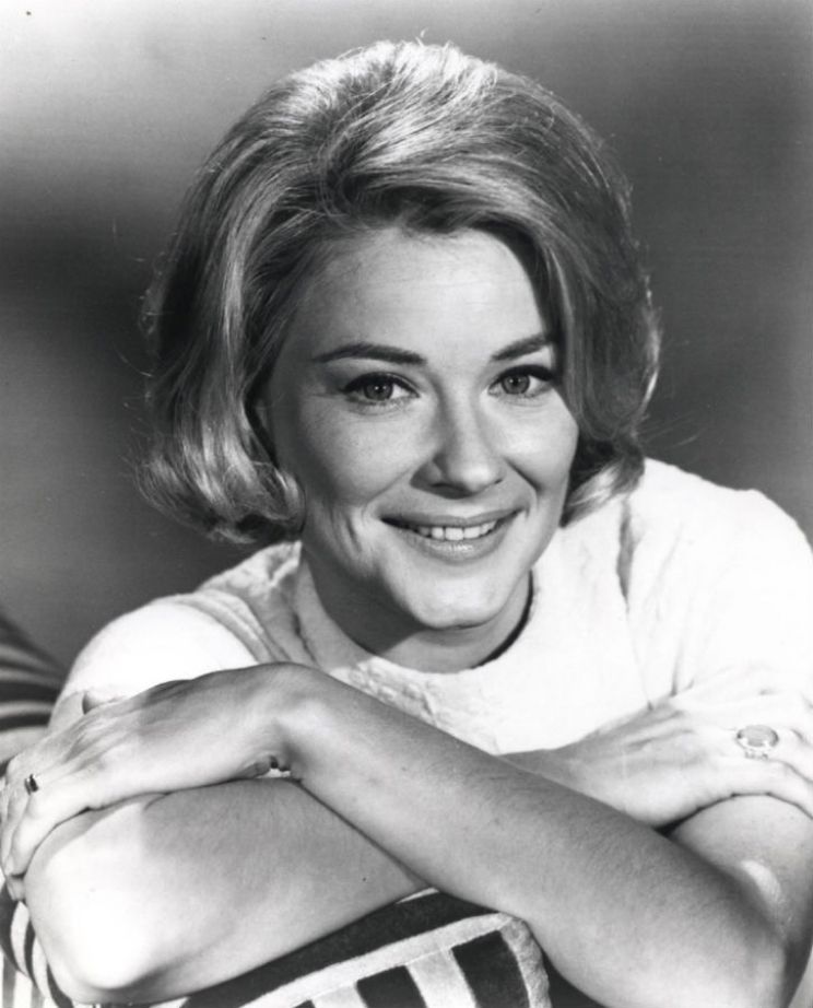 Hope Lange