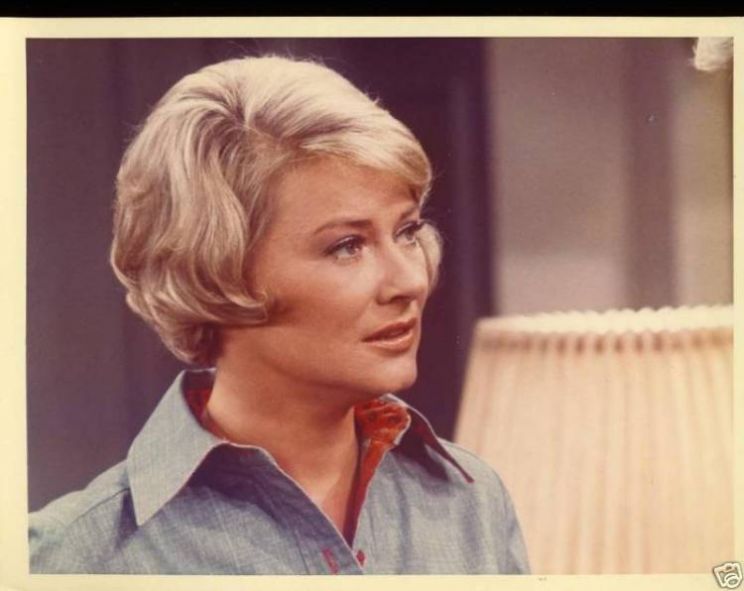 Hope Lange