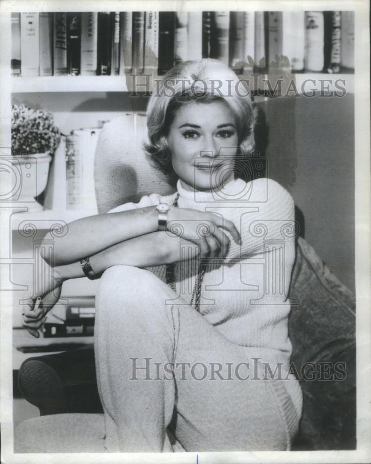 Hope Lange