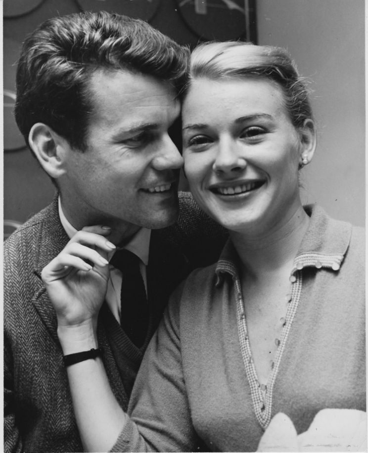 Hope Lange
